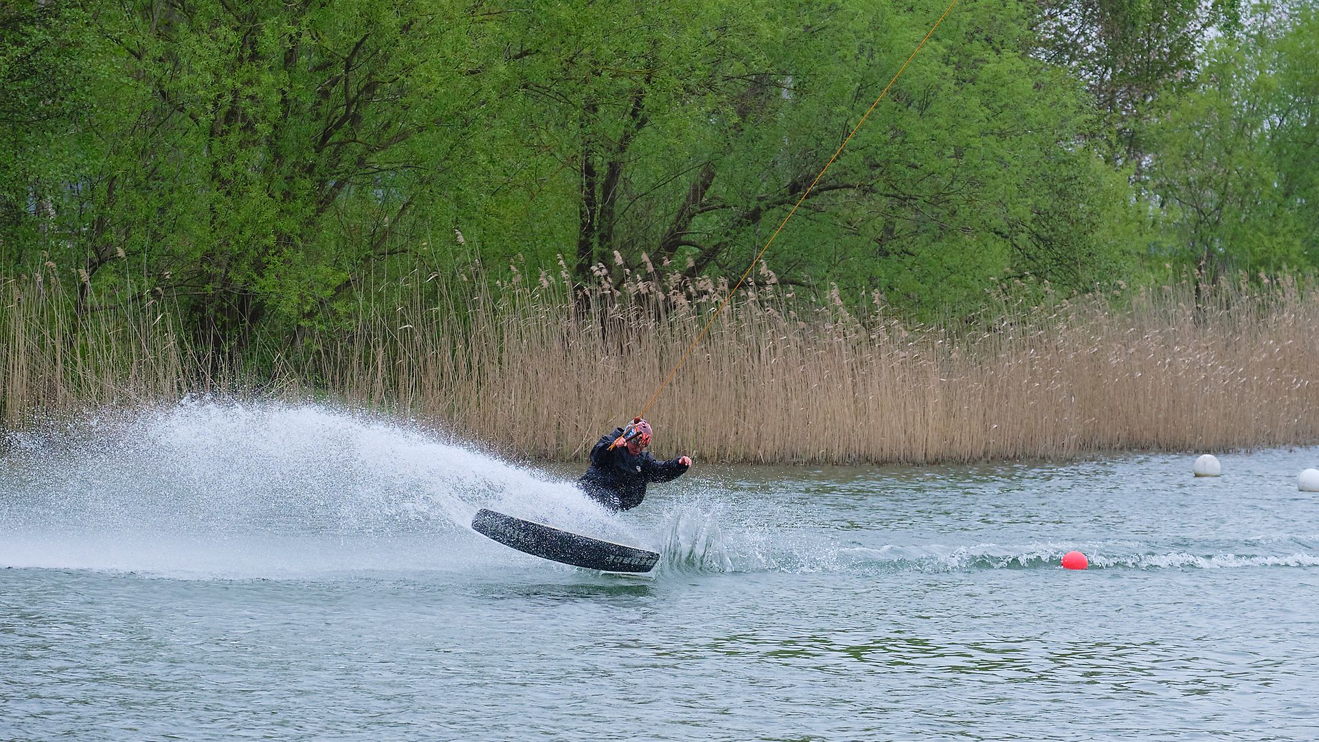 Wakeboarder auf dem Reitbahnsee
