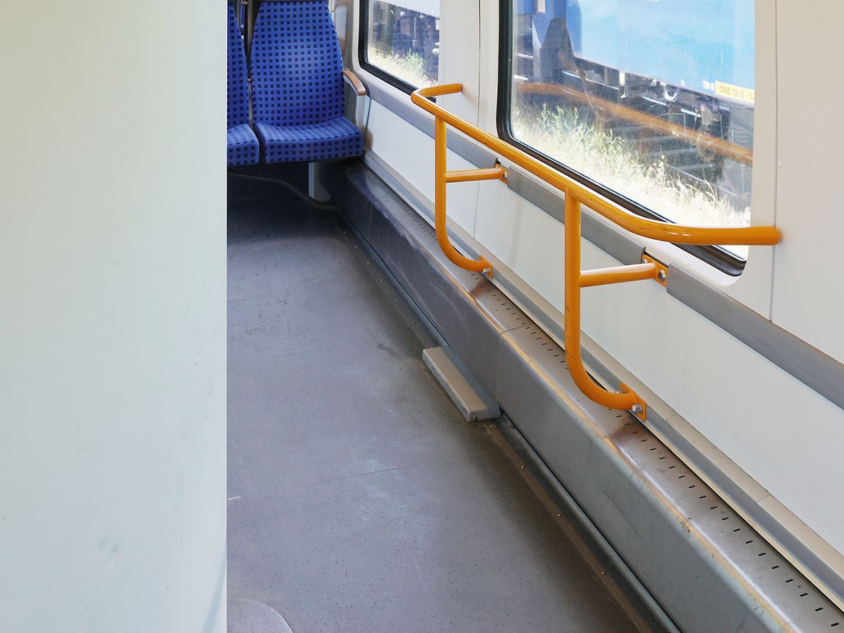 Vorher-Bild: Anlehnstange (Metall)