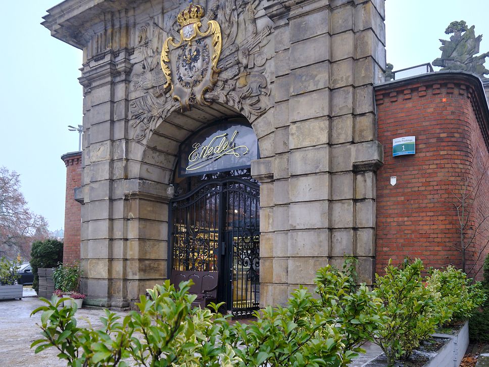 Das Königstor in Stettin mit dem Eingang zum Café E.Wedel