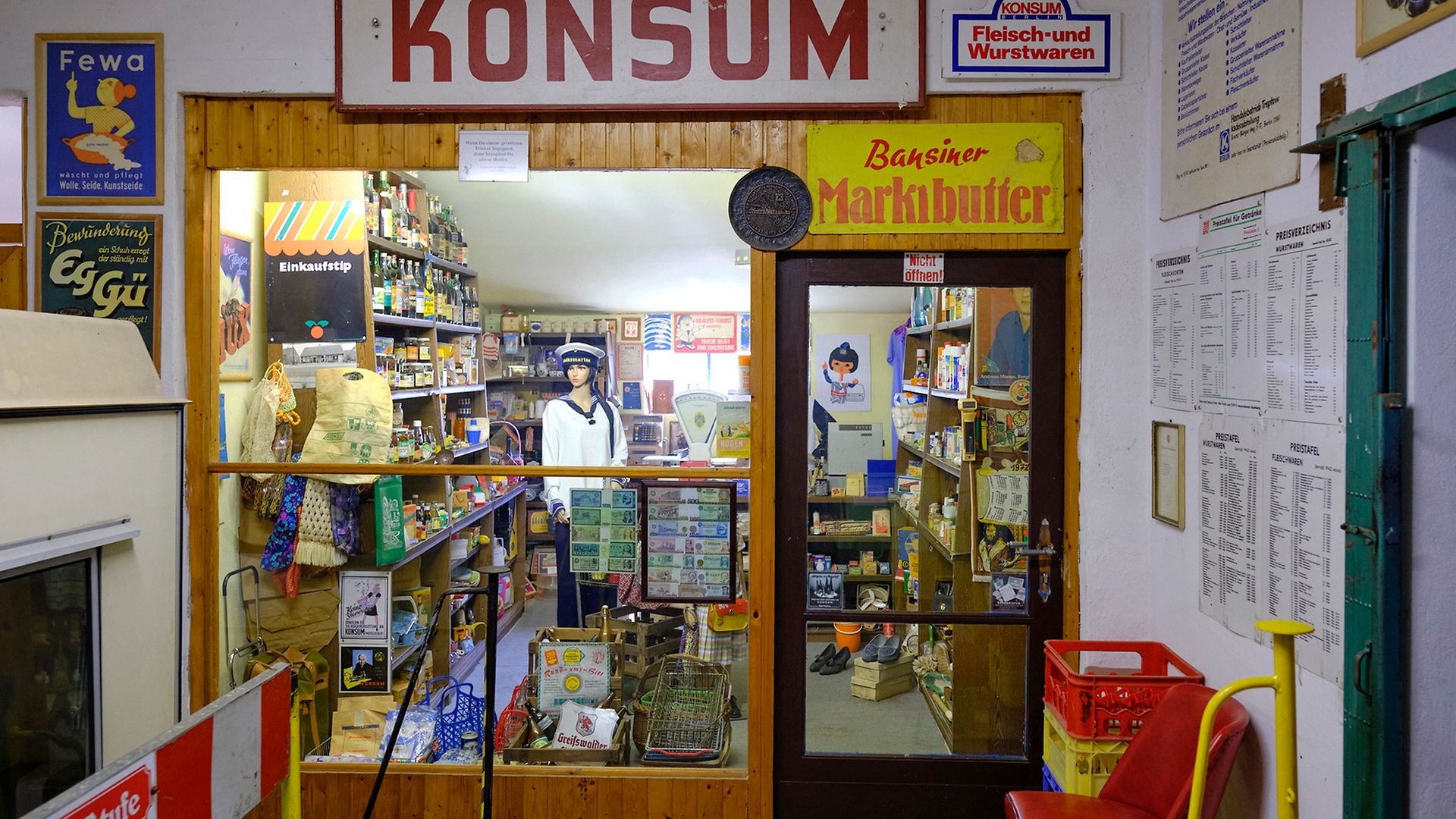 Nach dem Vorbild eines alten DDR-Konsumgeschäfts eingerichteter Raum im DDR-Museum Dargen
