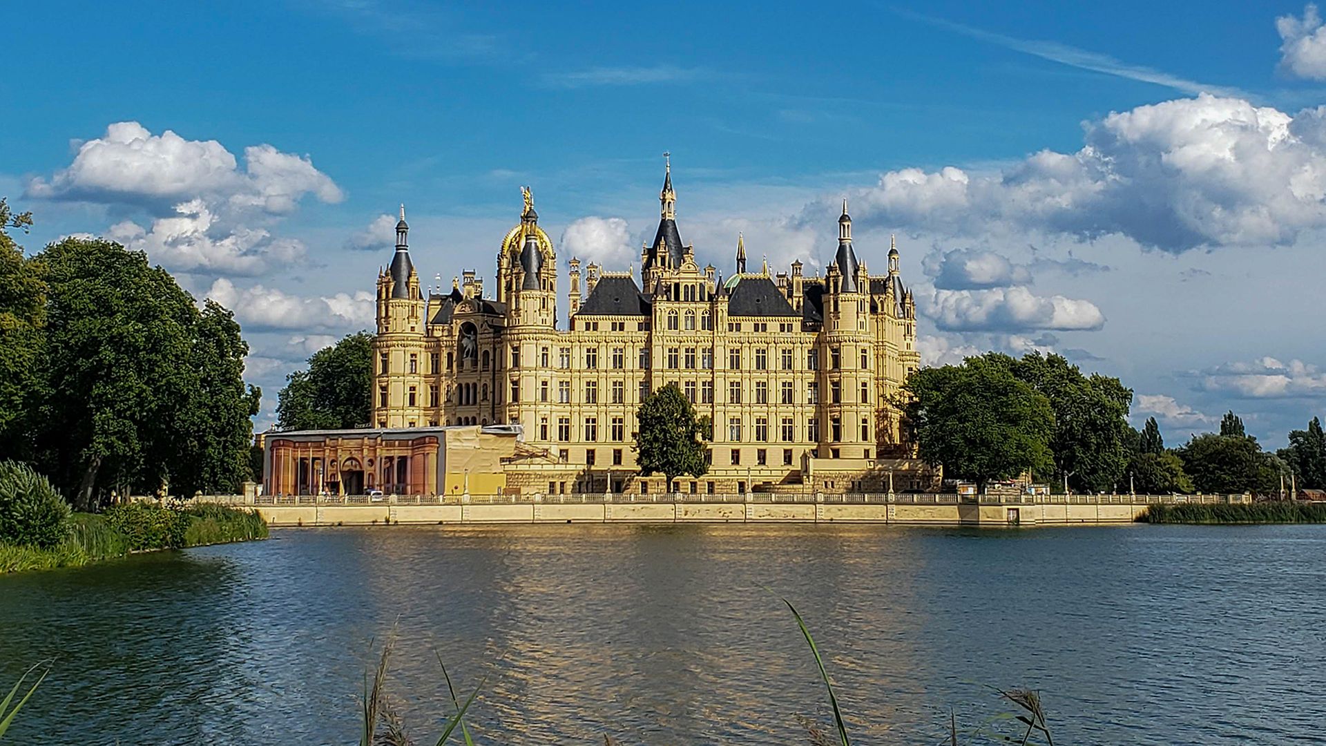 Schweriner Schloss am Wasser