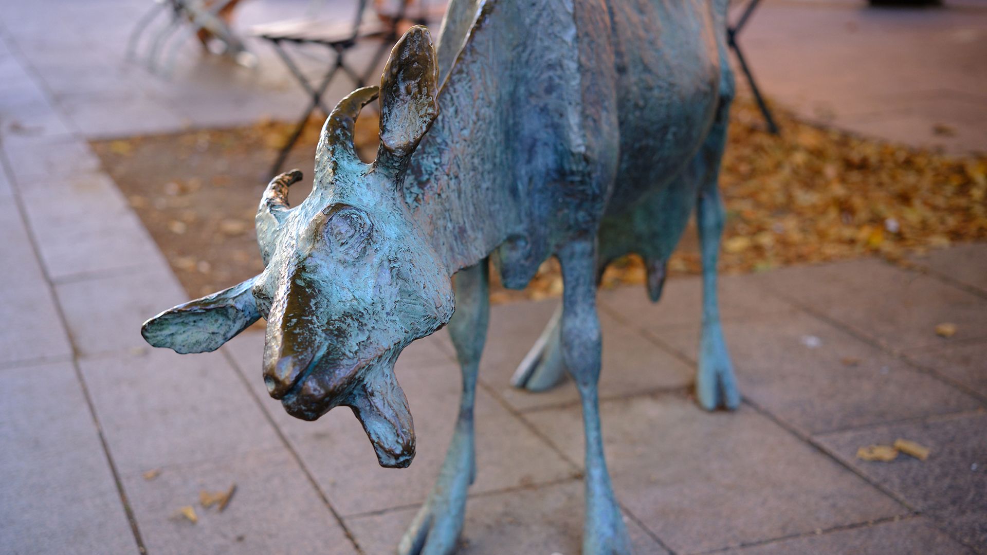Ziegenstatue auf dem Schweriner Ziegenmarkt